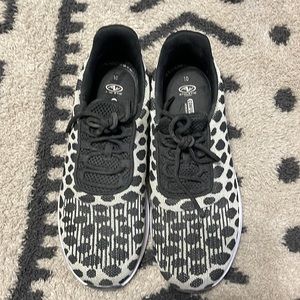 Brand new sneakers never wore size 10 women’s